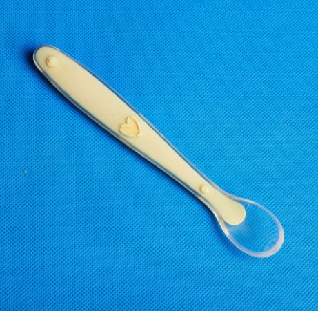 硅胶软勺可以用到多大